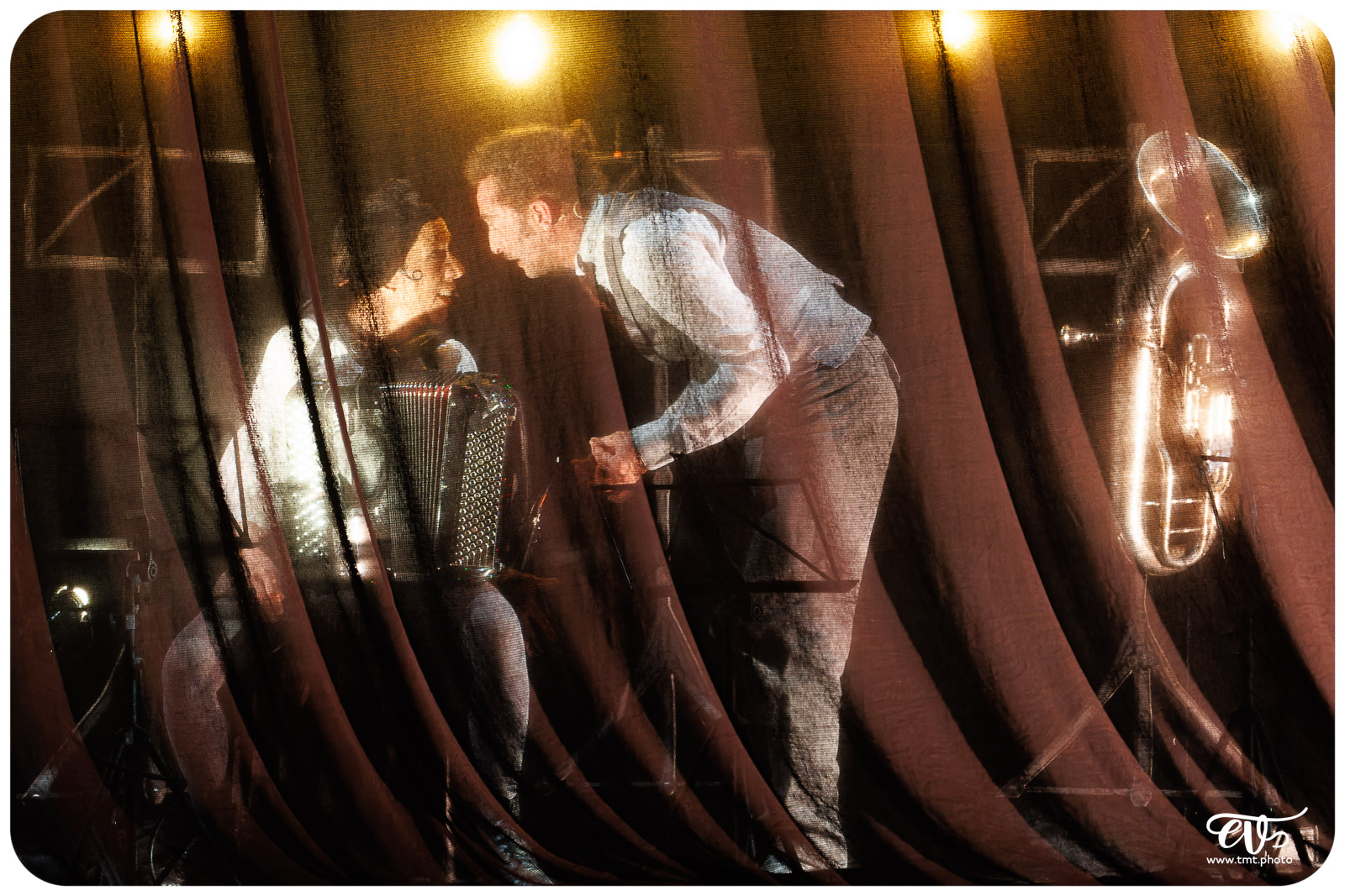 LA CLAQUE (FRED RADIX)